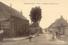 Carrefour en haut de la rue Henri Ghesquière